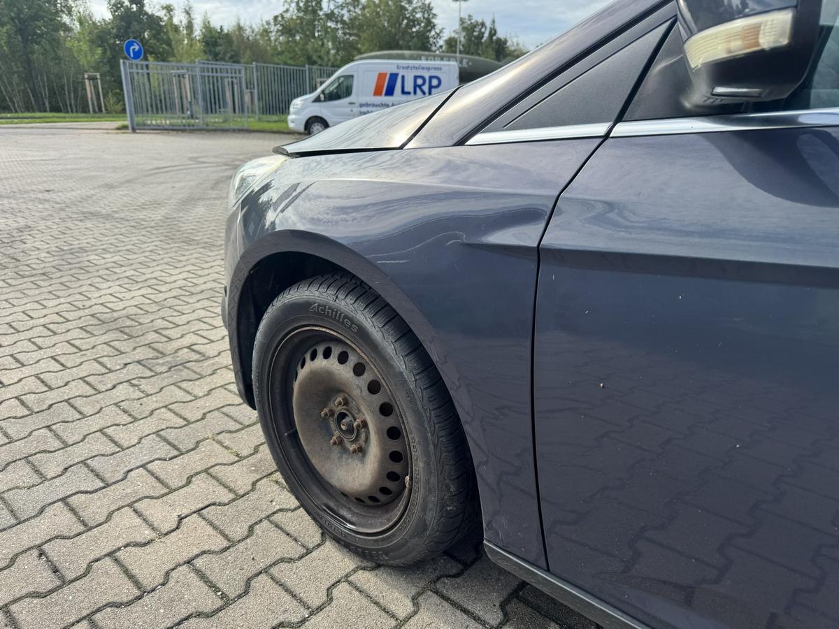 Ford Focus 3 original Kotfl&uuml;gel vorn links Midnight SkyGrau Bj.2011